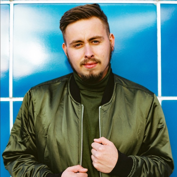 Meet your Posher, Roland - Picture 2 of 4